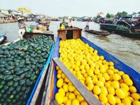 Cai Be floating market